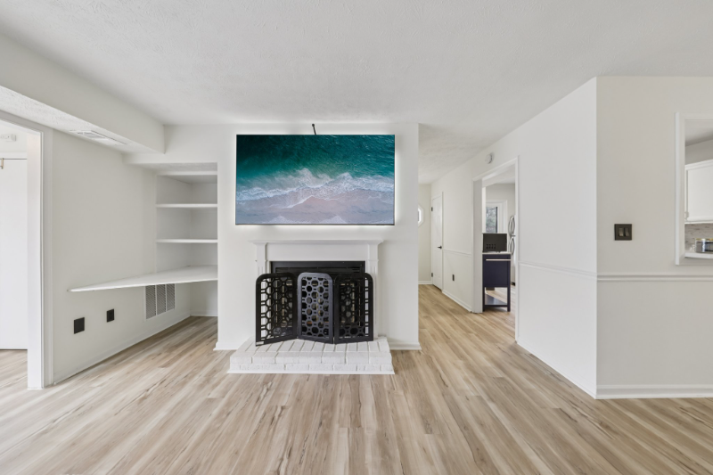 2209 Hunters Run Dr - Photo 4 of 20