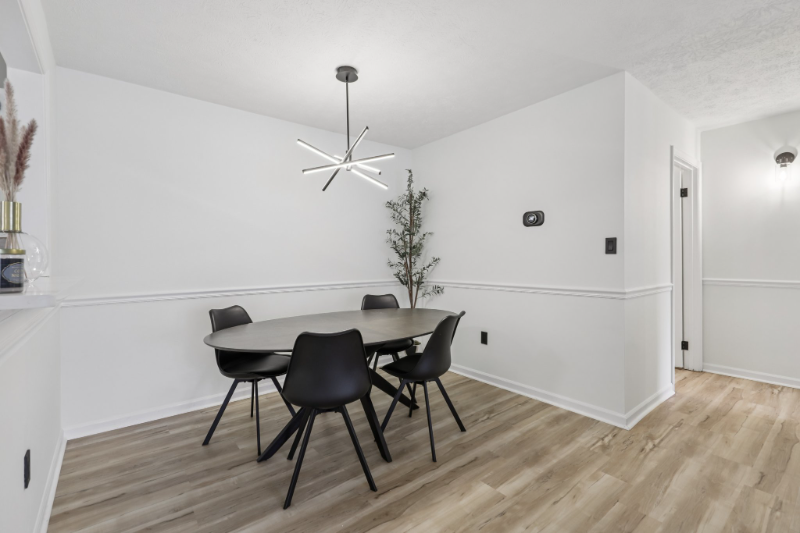 2209 Hunters Run Dr - Photo 5 of 20