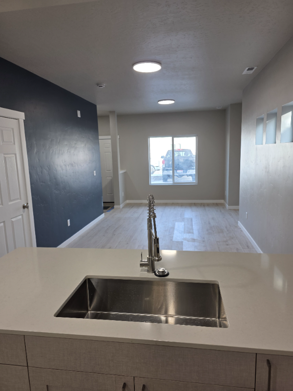 6737 W Saxton Ave - Photo 2 of 10