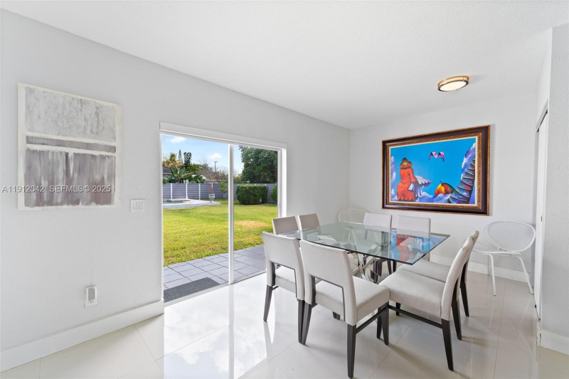 6371 Sw 23rd St - Photo 6 of 9