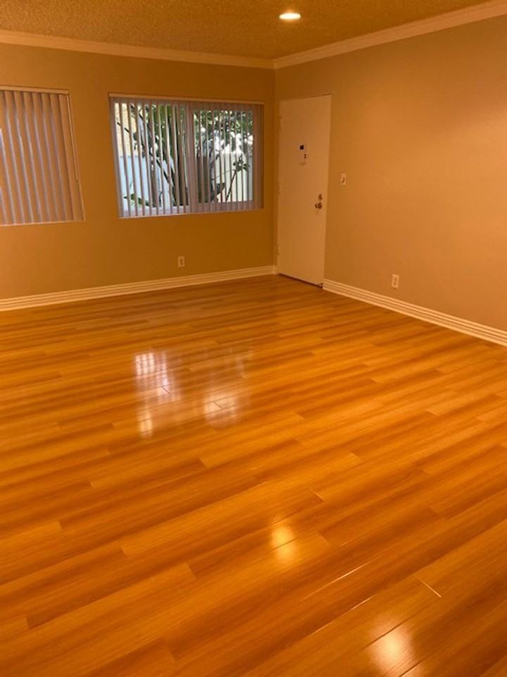 5434 Zelzah Ave - Photo 4 of 8