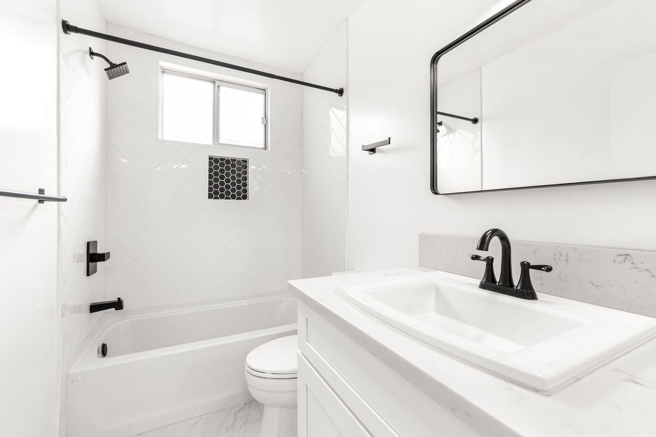 1850 Camden Apartments - Photo 2 of 50