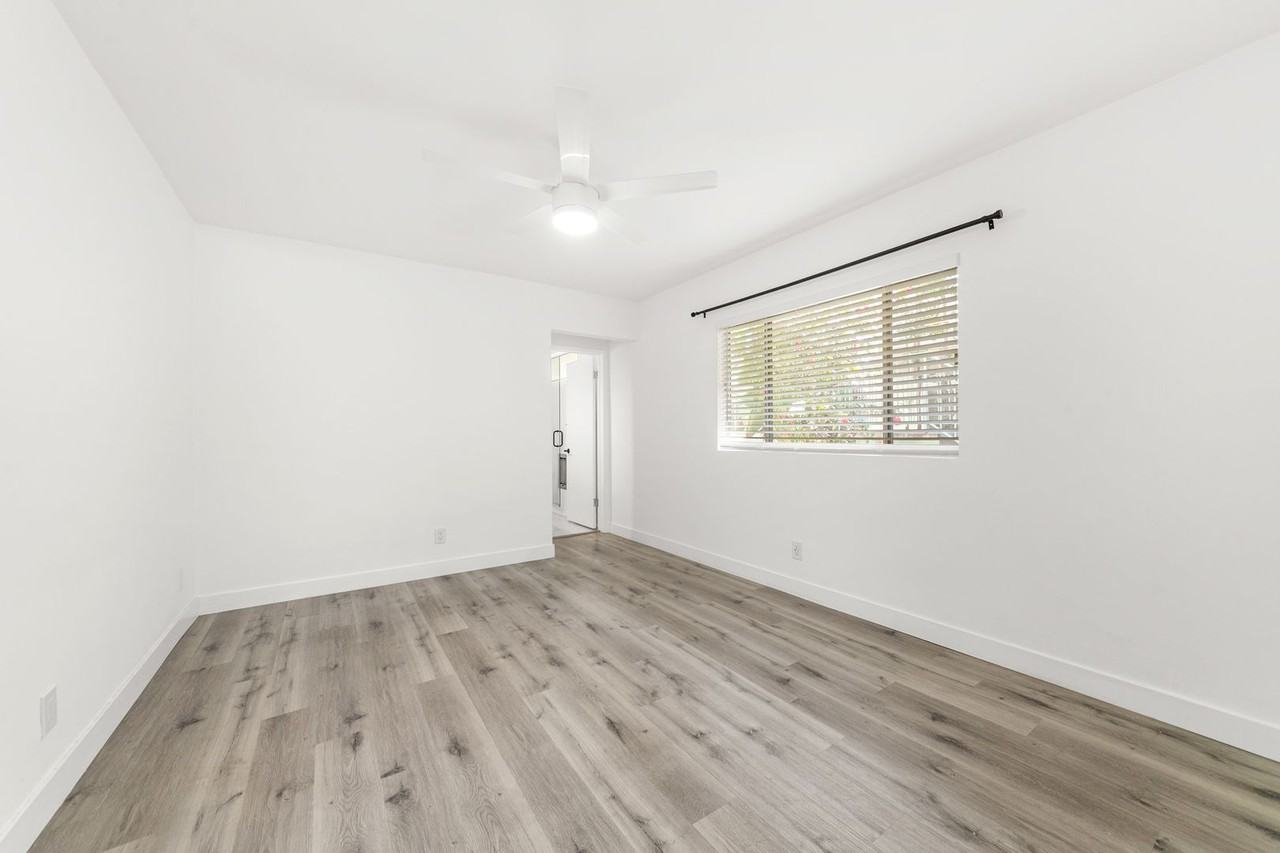 1850 Camden Apartments - Photo 5 of 50