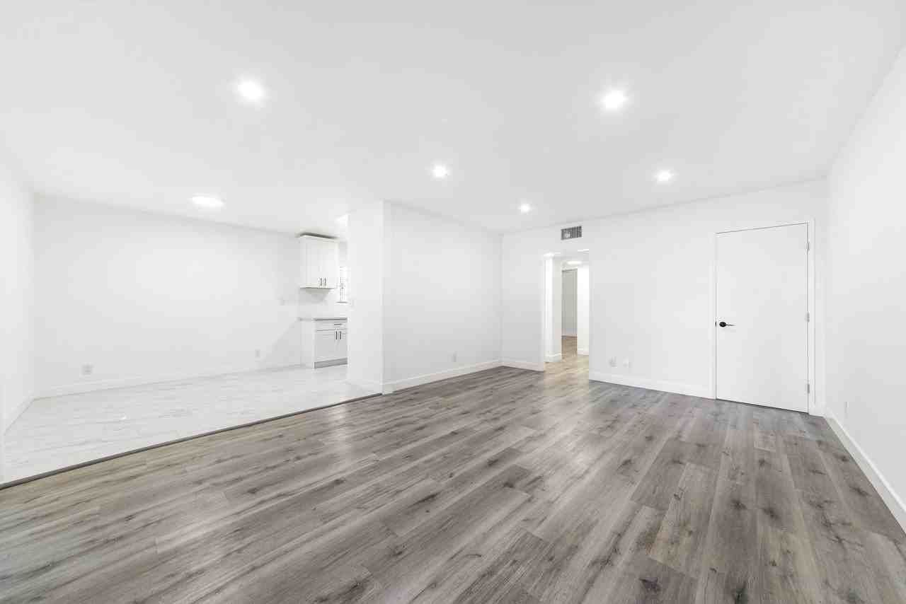 1850 Camden Apartments - Photo 6 of 50