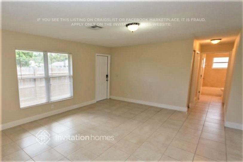 1055 Sw 4th Ave - Photo 3 of 15