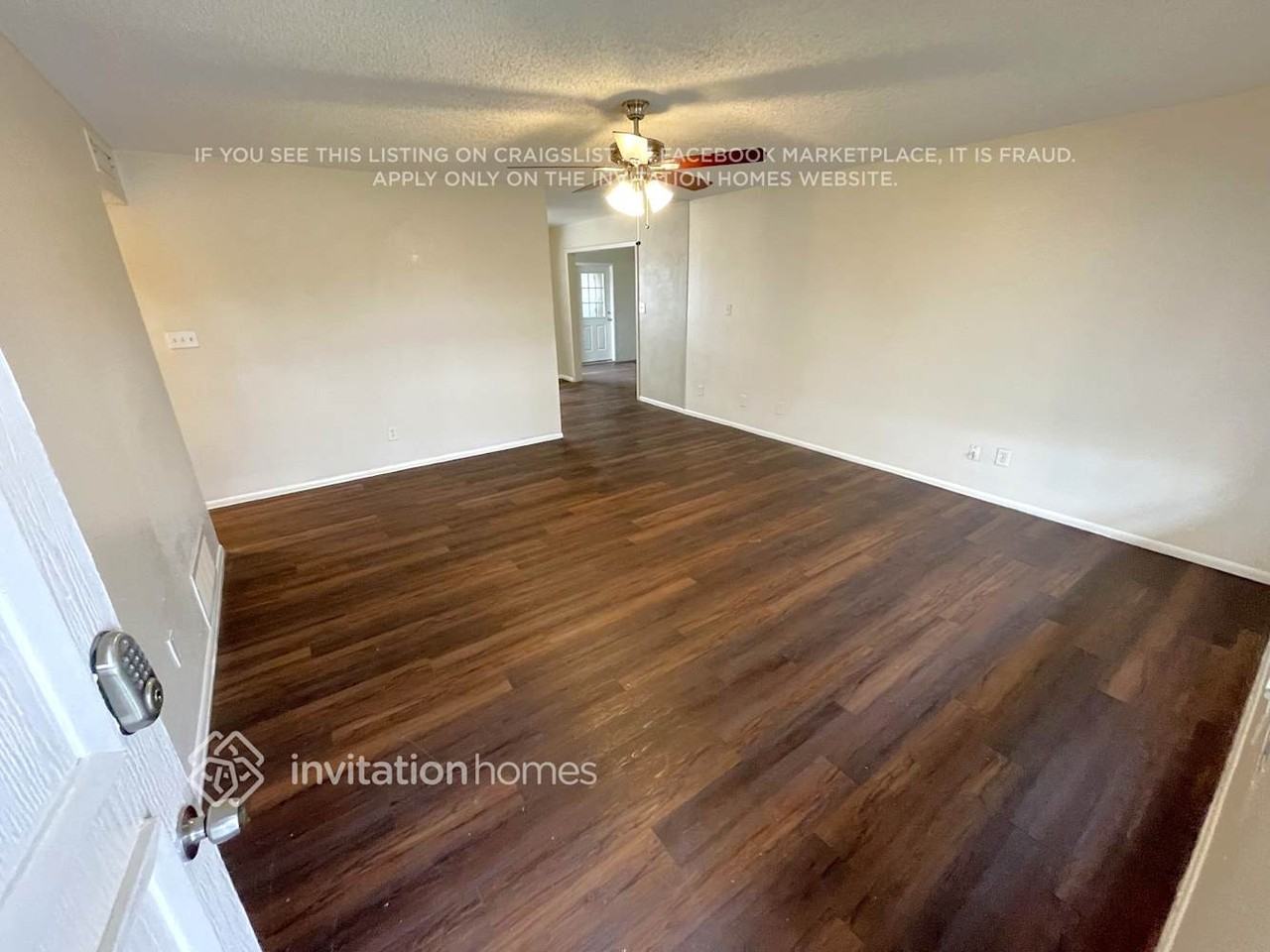 8435 W Amelia Ave - Photo 3 of 18