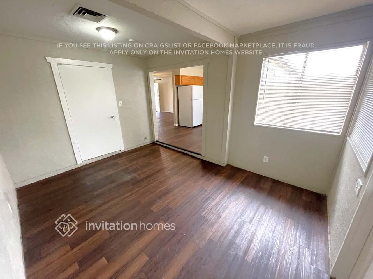 8435 W Amelia Ave - Photo 4 of 18