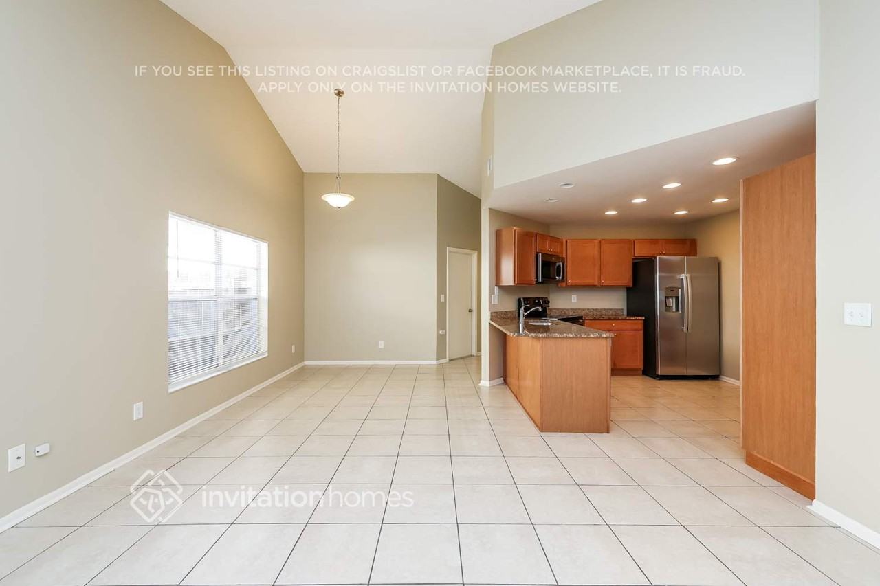 1312 Coolridge Dr - Photo 4 of 17