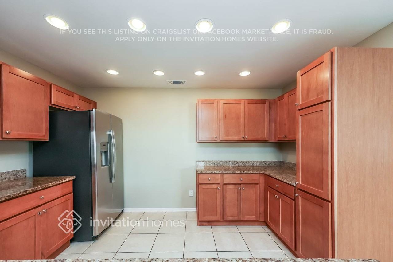 1312 Coolridge Dr - Photo 6 of 17