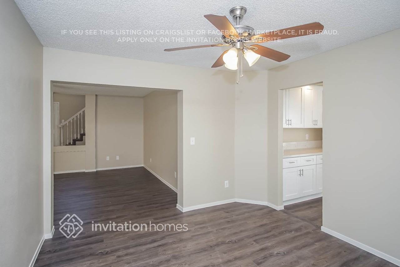 2873 Aliso Dr - Photo 3 of 20