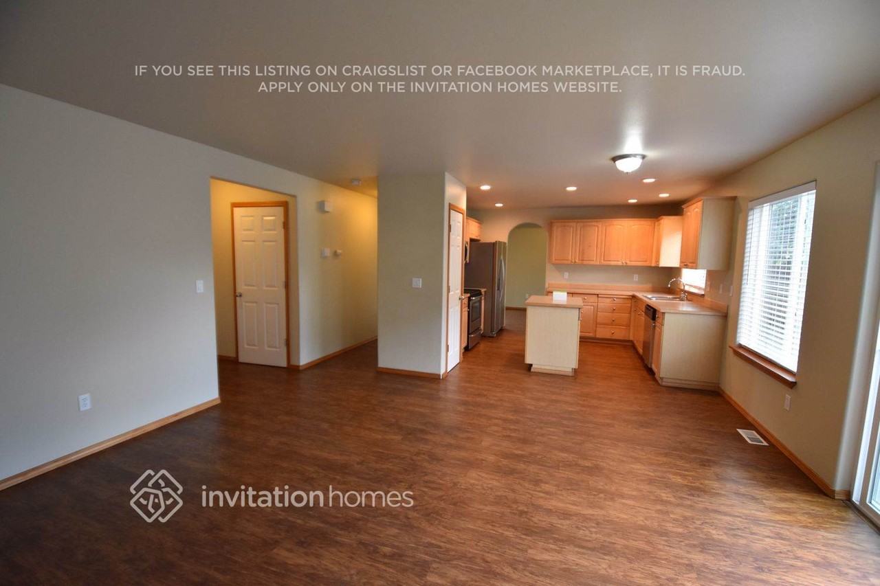 6527 32nd Pl Ne - Photo 4 of 14