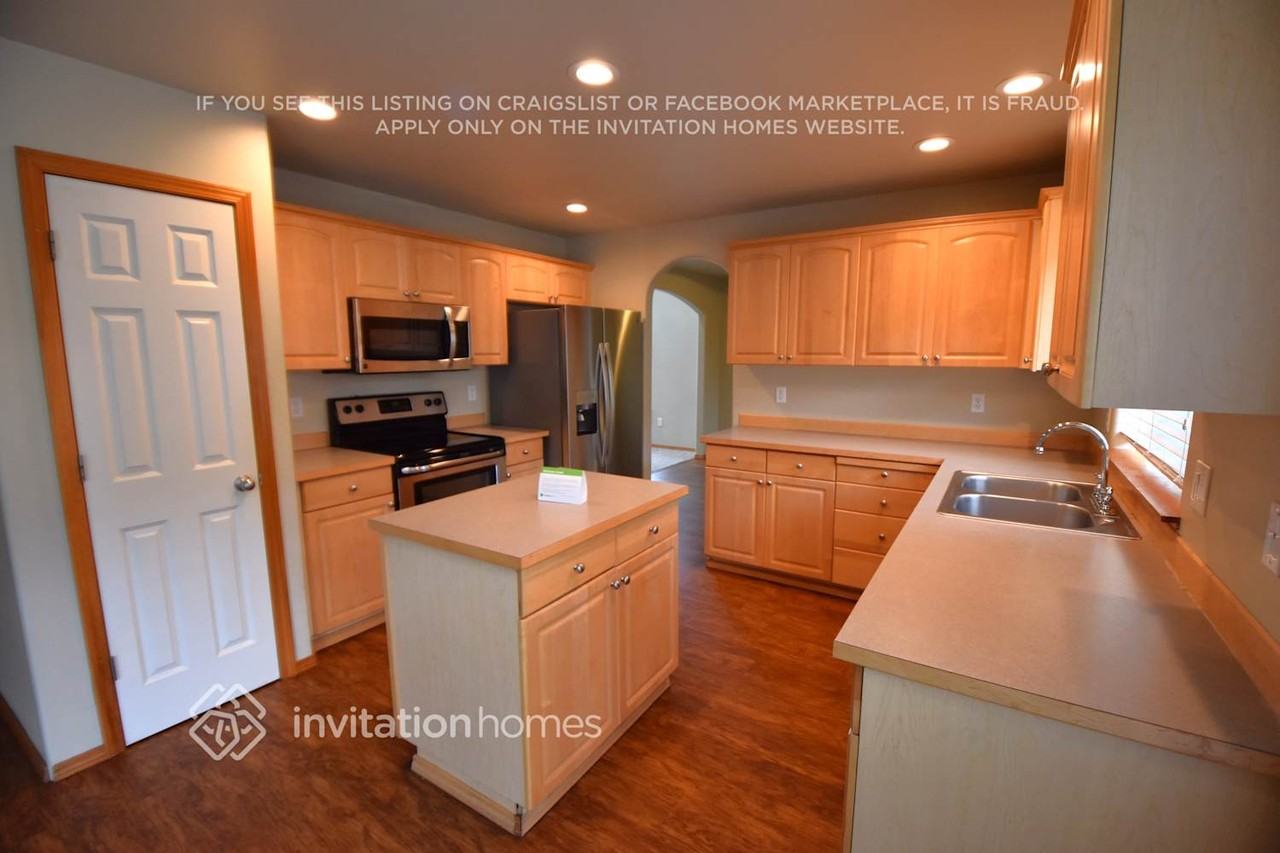 6527 32nd Pl Ne - Photo 5 of 14