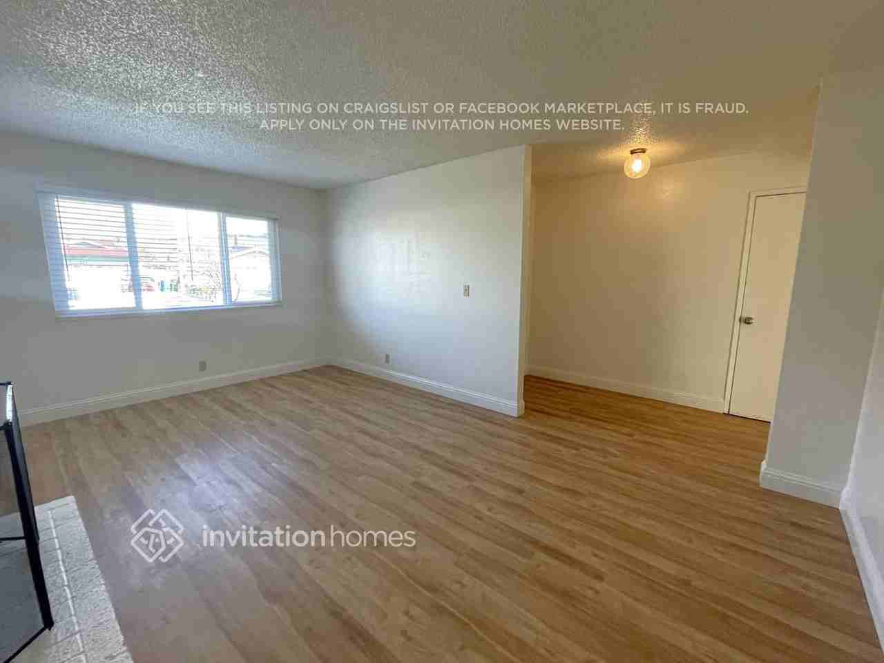 340 Pembroke Dr - Photo 3 of 22