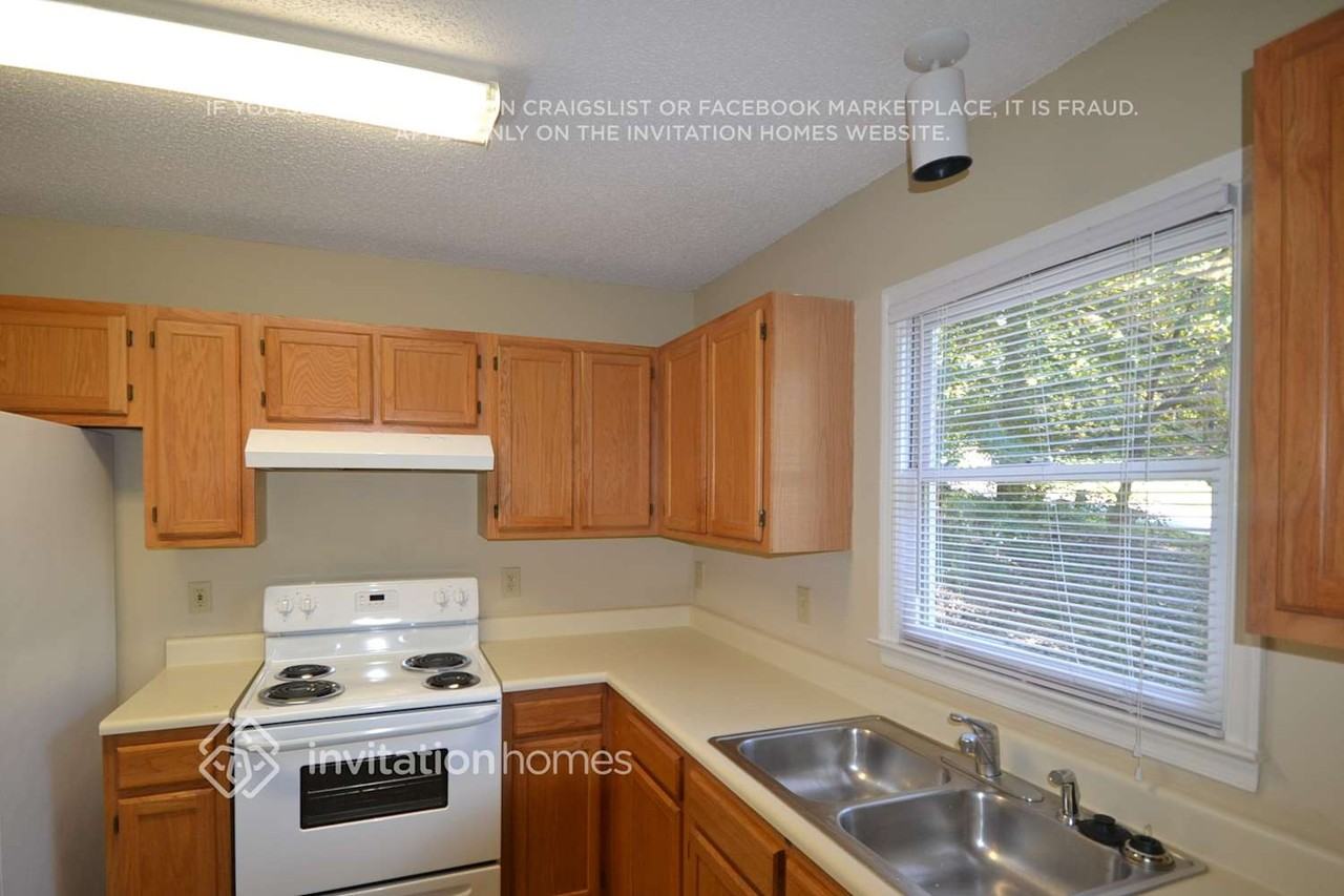 1108 Clifford Dr - Photo 5 of 13