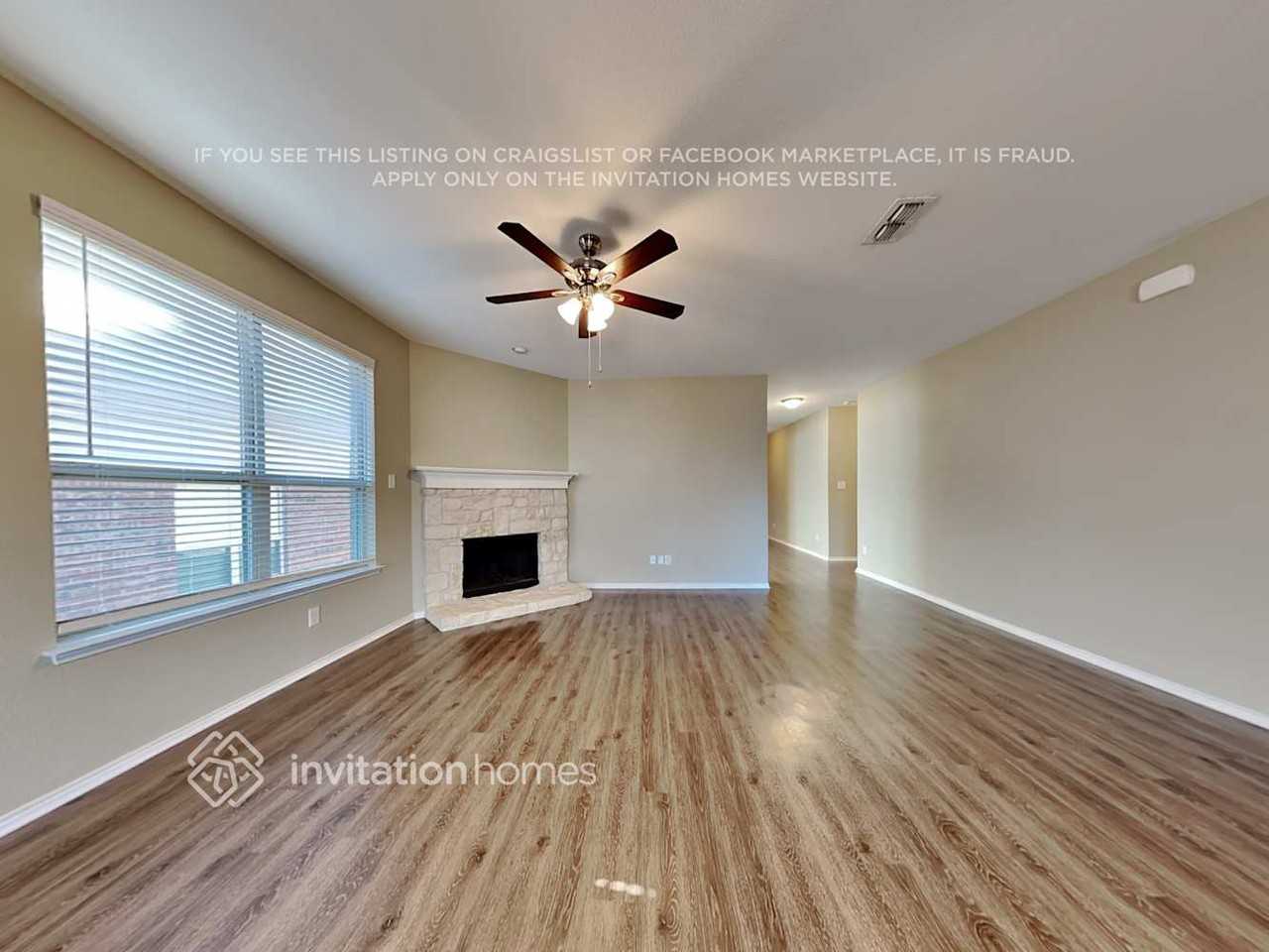 3205 Peninsula Trl - Photo 3 of 20