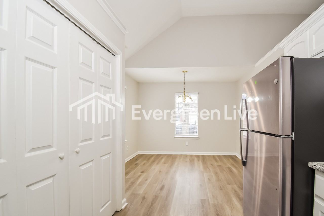 377 Alex Cv - Photo 7 of 15