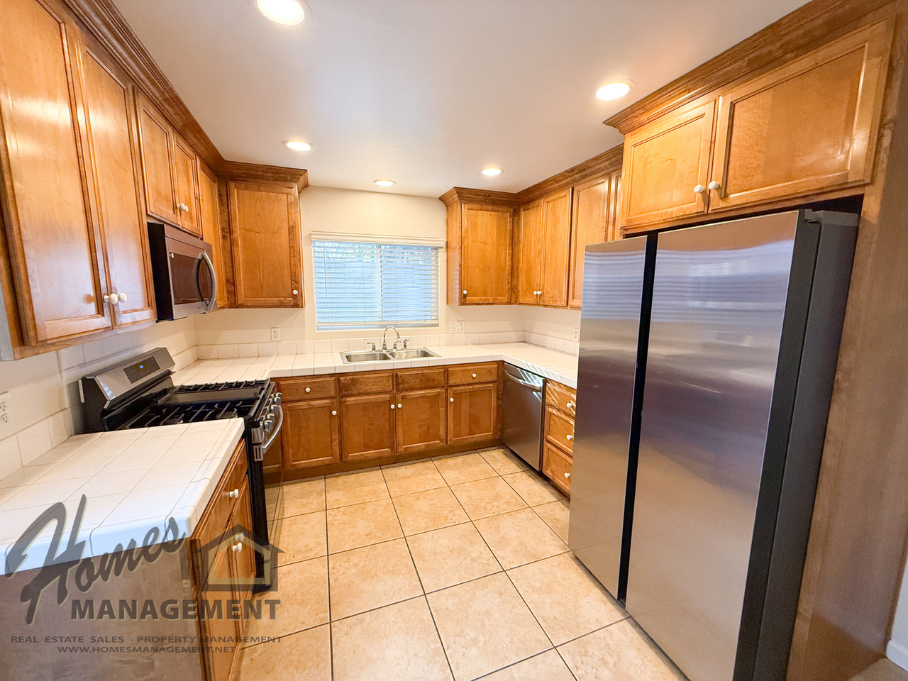 851 Eden Pl - Photo 7 of 22