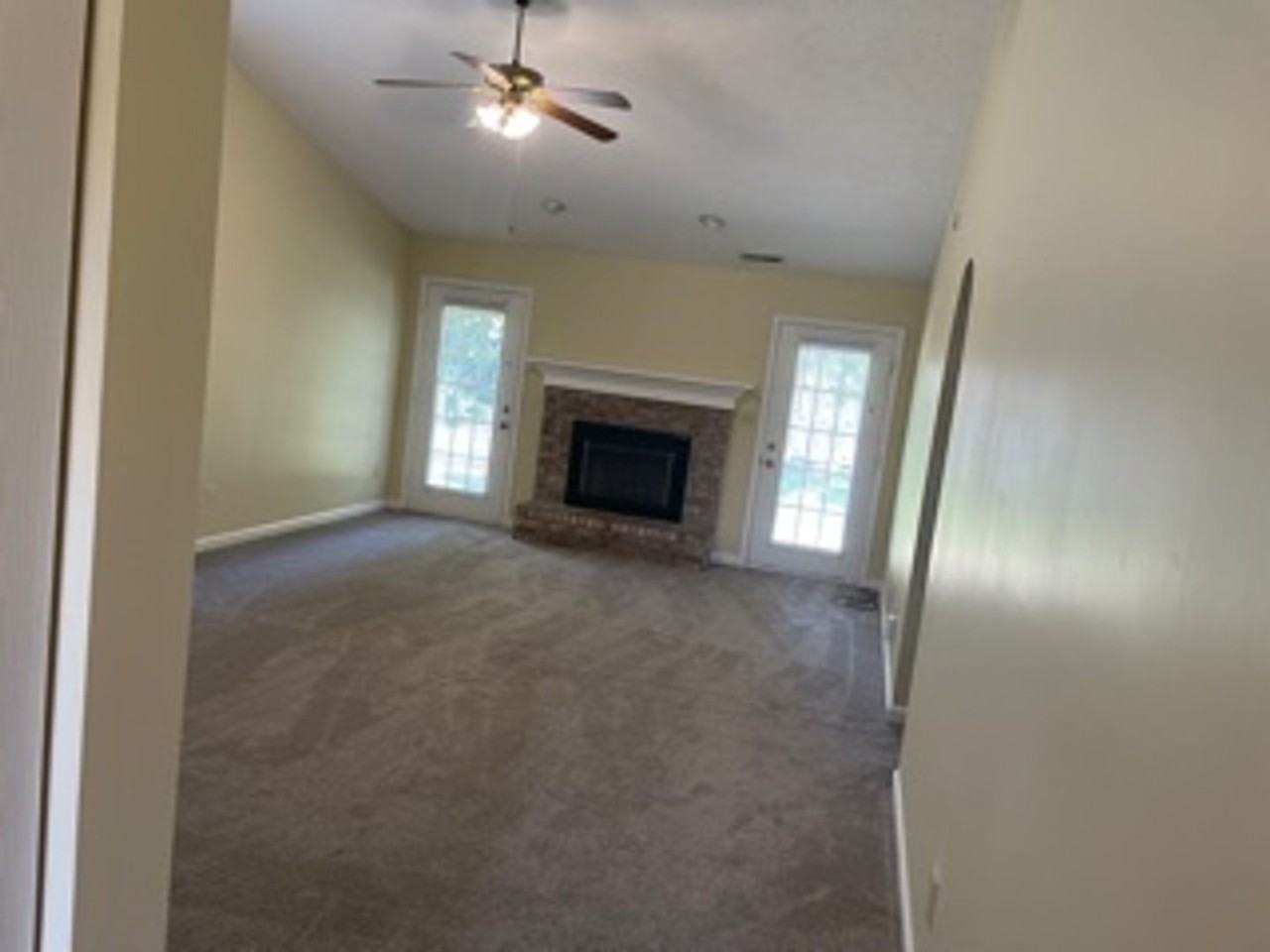 933 Washington Cove Way - Photo 4 of 12