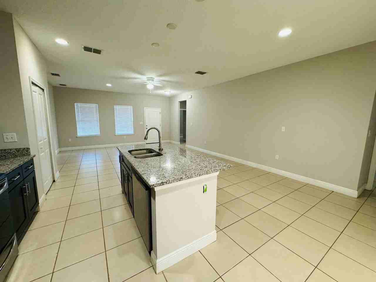 528 Finch Ln - Photo 3 of 21