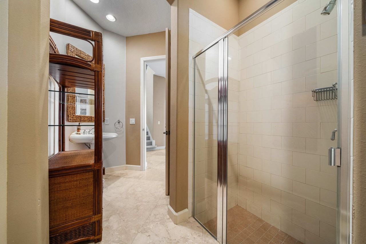 213 Chadwick Dr - Photo 6 of 22