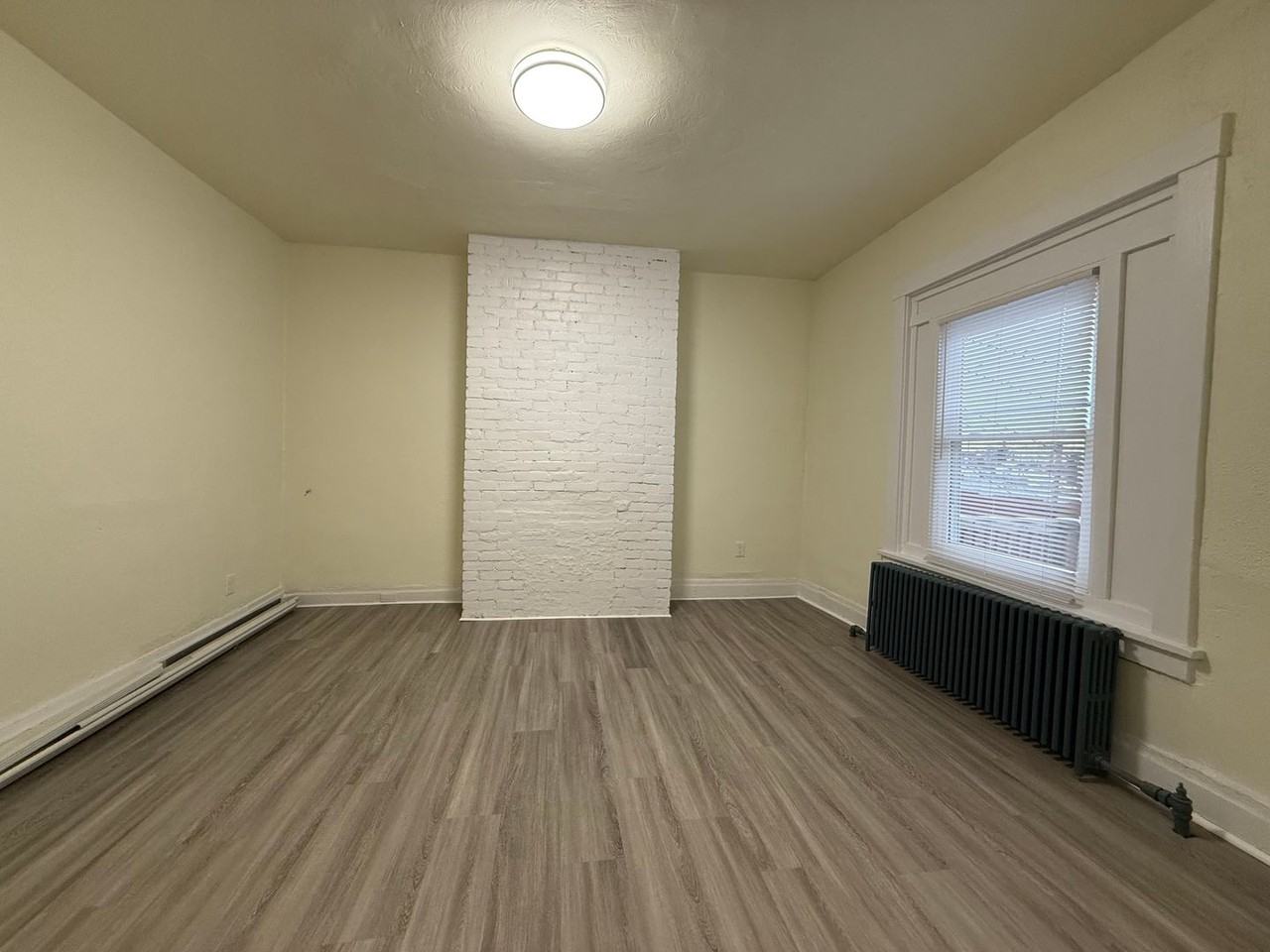 443 Hays Ave - Photo 5 of 29