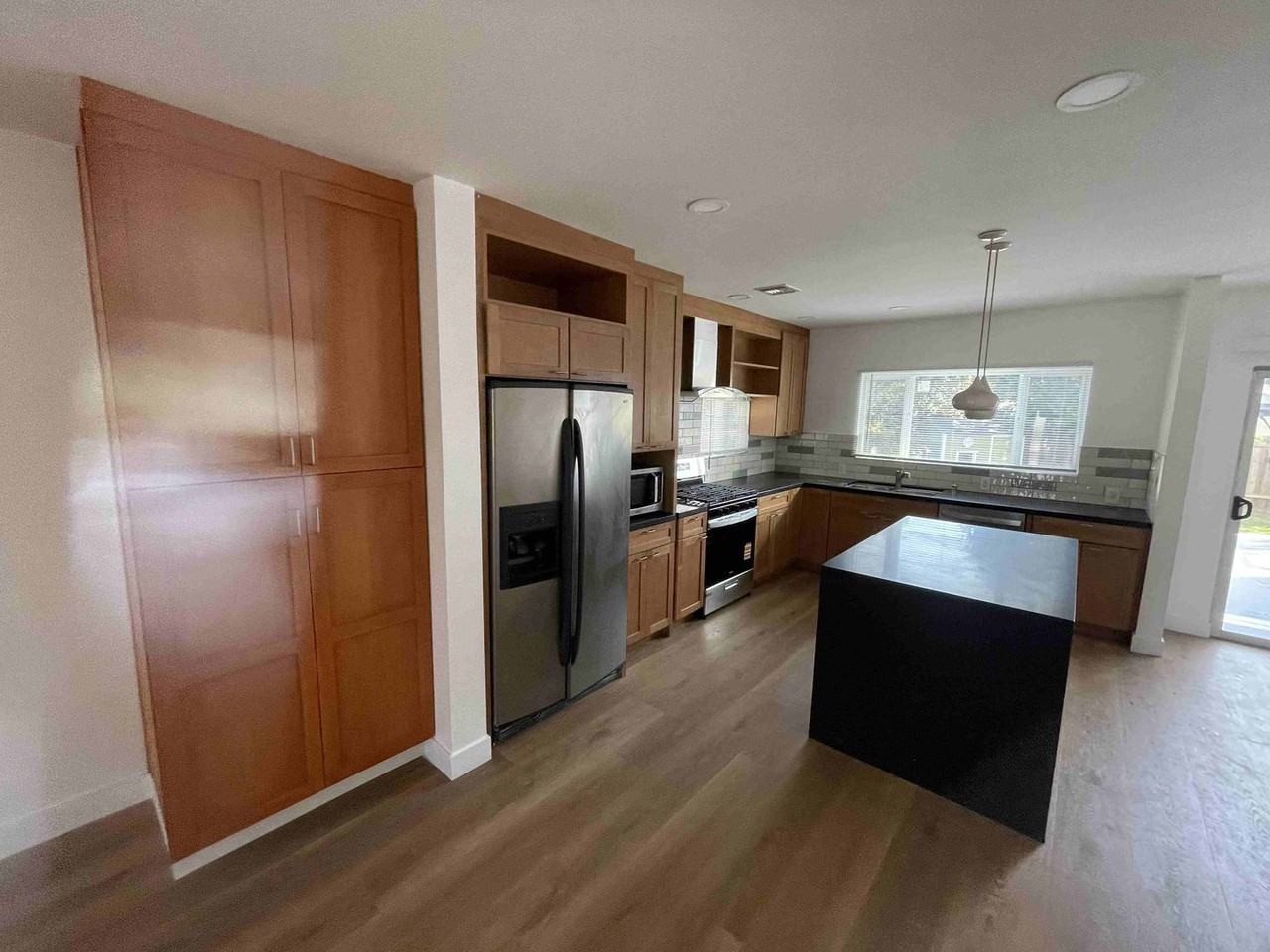 13408 Debby St - Photo 5 of 36