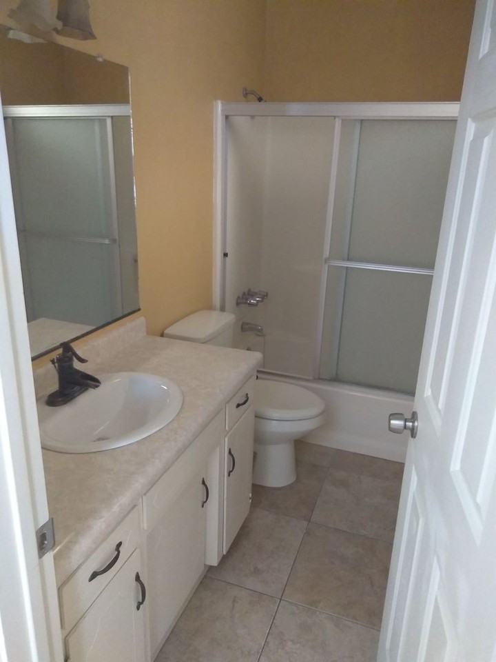 22401 Briarwood St - Photo 6 of 7