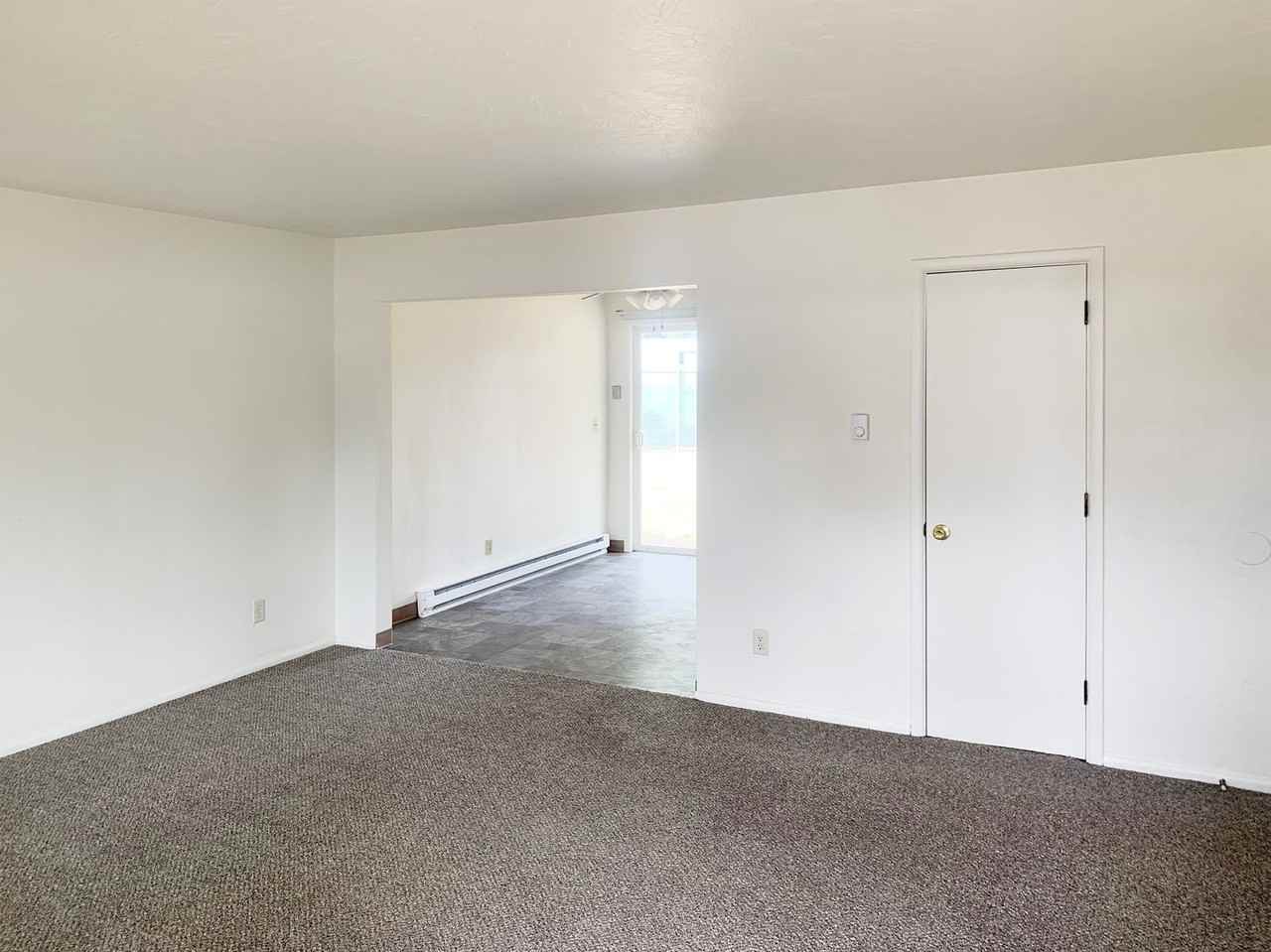 485-Ring St - Photo 6 of 12