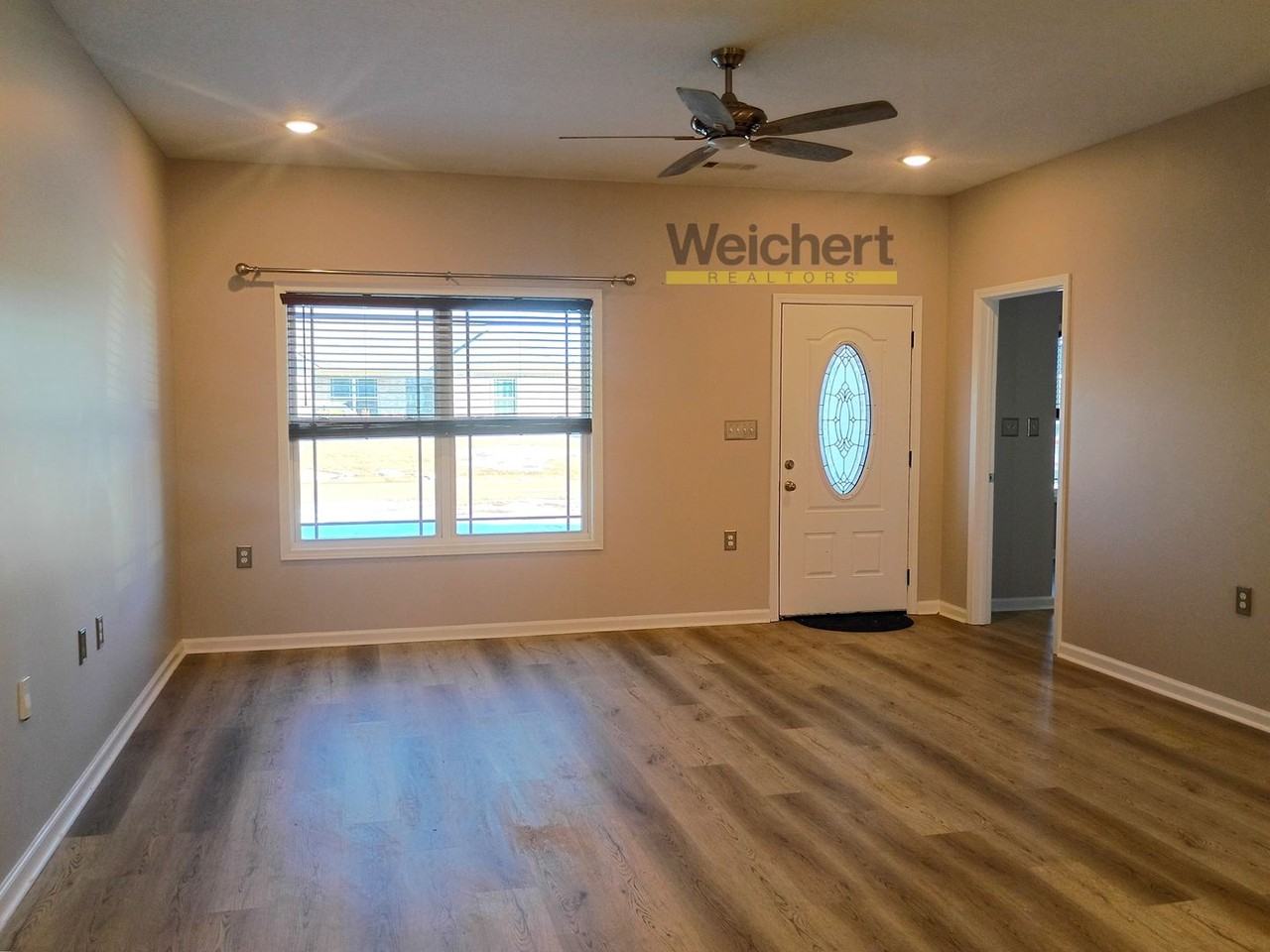 210 Stacy Dr - Photo 2 of 12