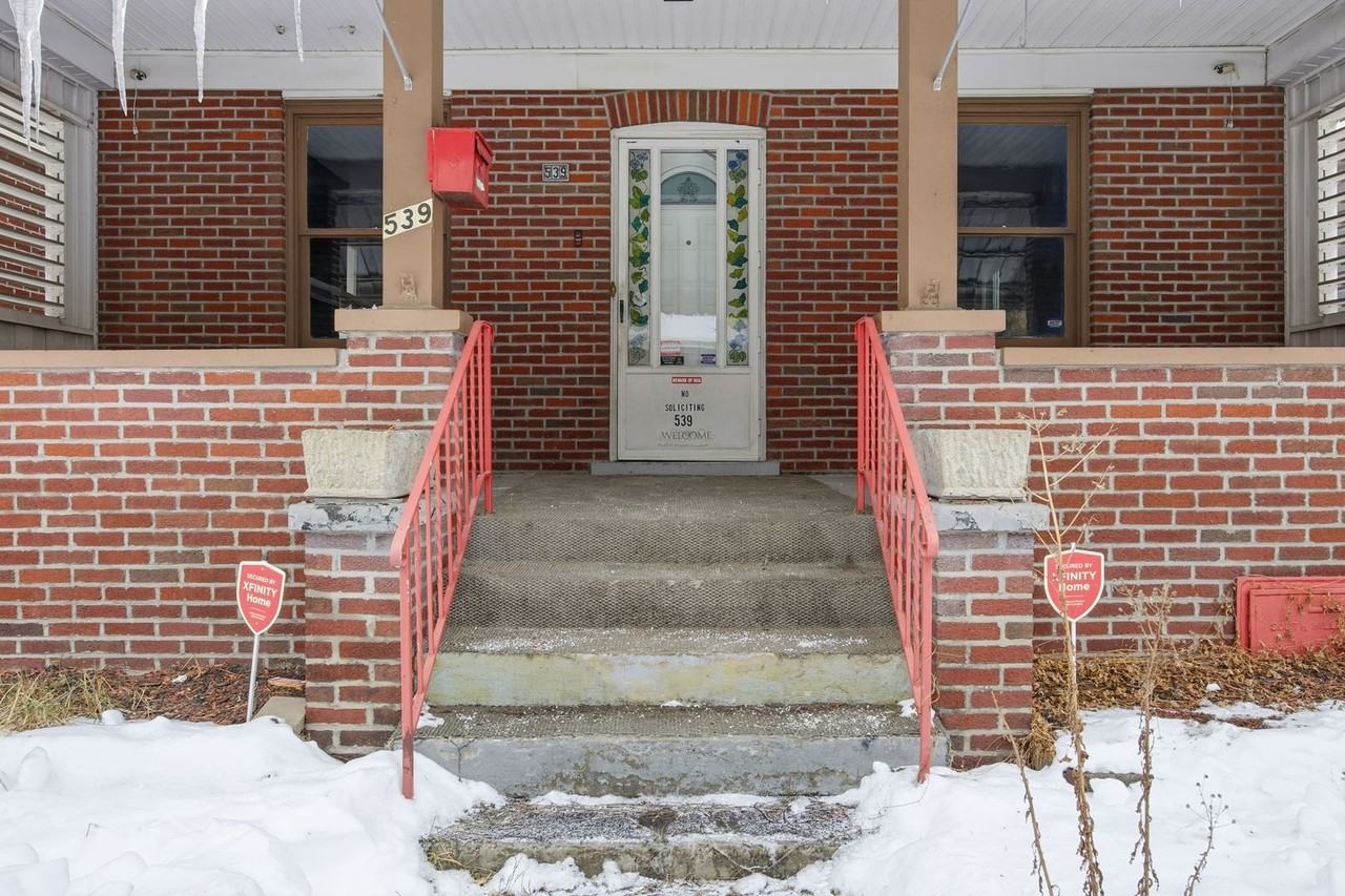 539 Woodward Ave - Photo 4 of 25