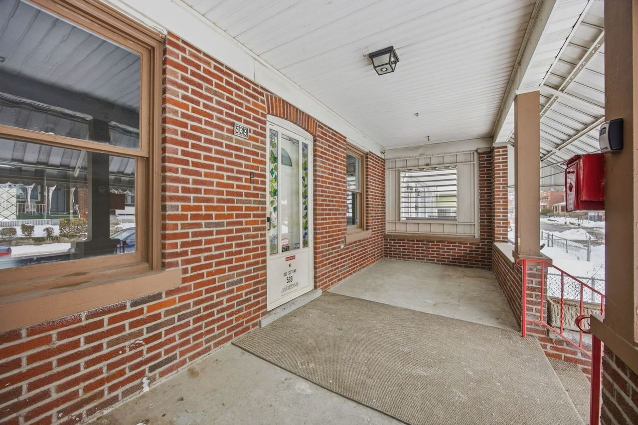 539 Woodward Ave - Photo 6 of 25