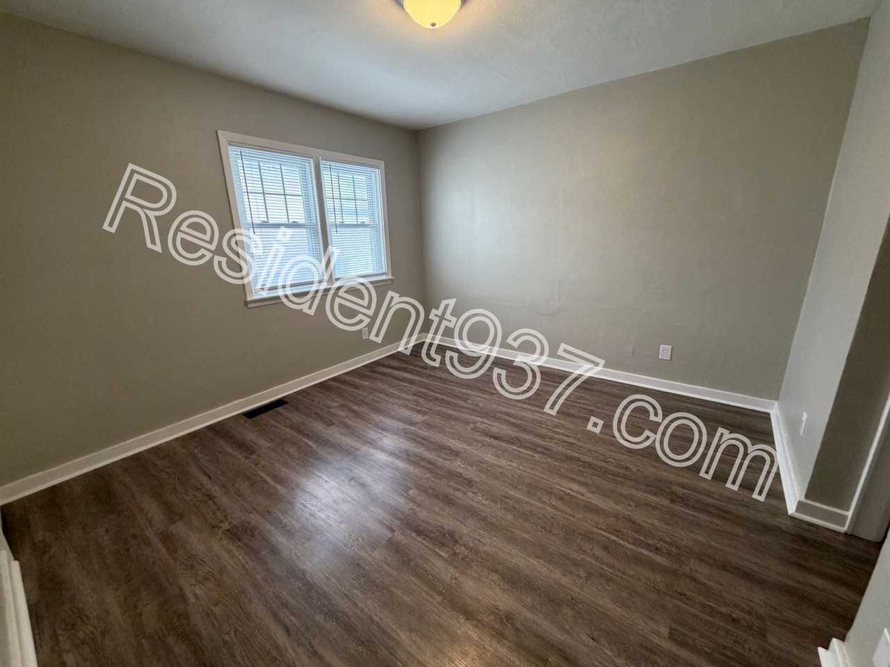 1012 Chelsea Ave - Photo 7 of 15