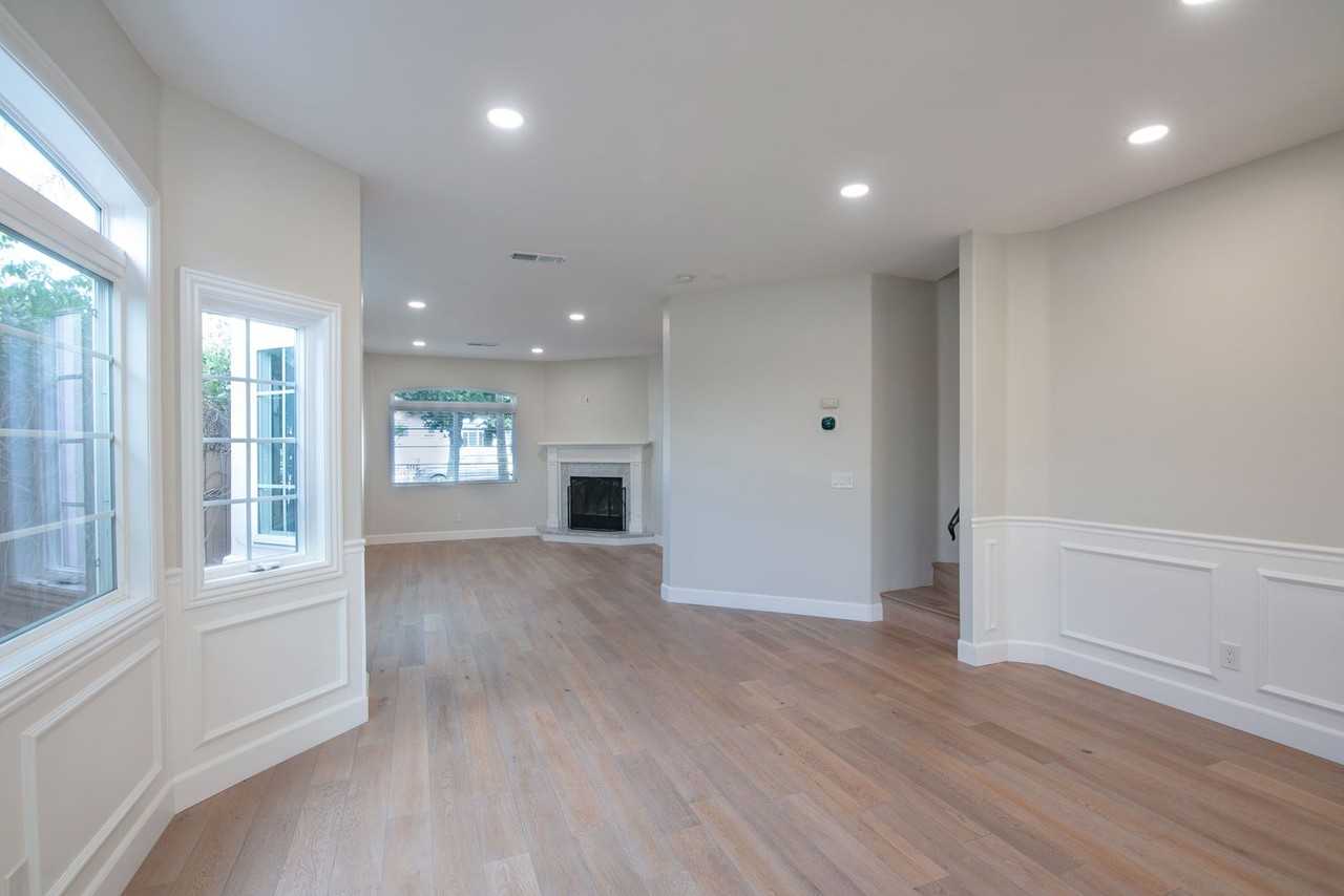 105 S Ditmar St - Photo 6 of 27