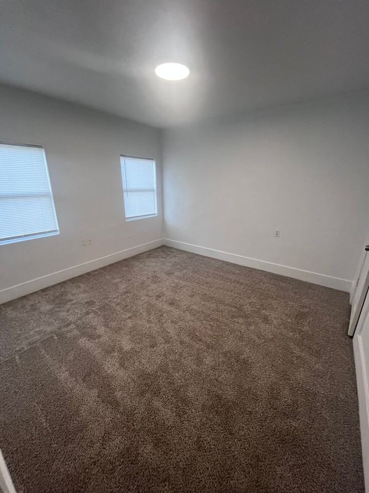 1933 El Monte Ave - Photo 7 of 11