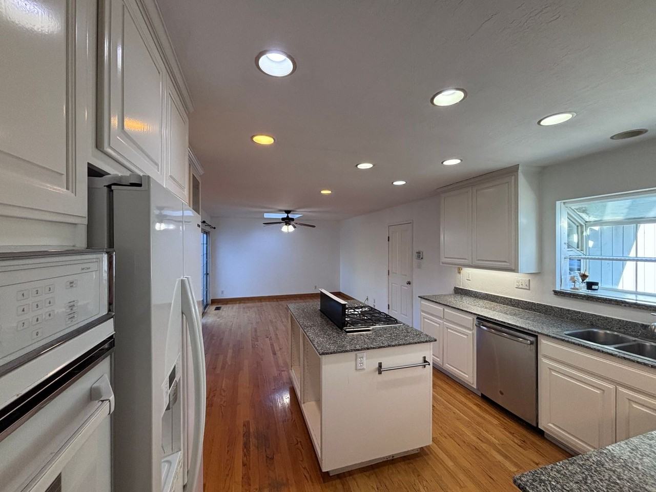 1717 Grizilo Dr - Photo 4 of 22