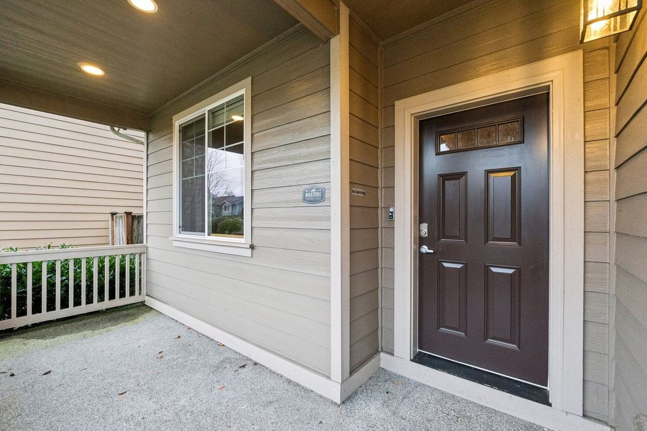 9818 198th St E - Photo 3 of 40