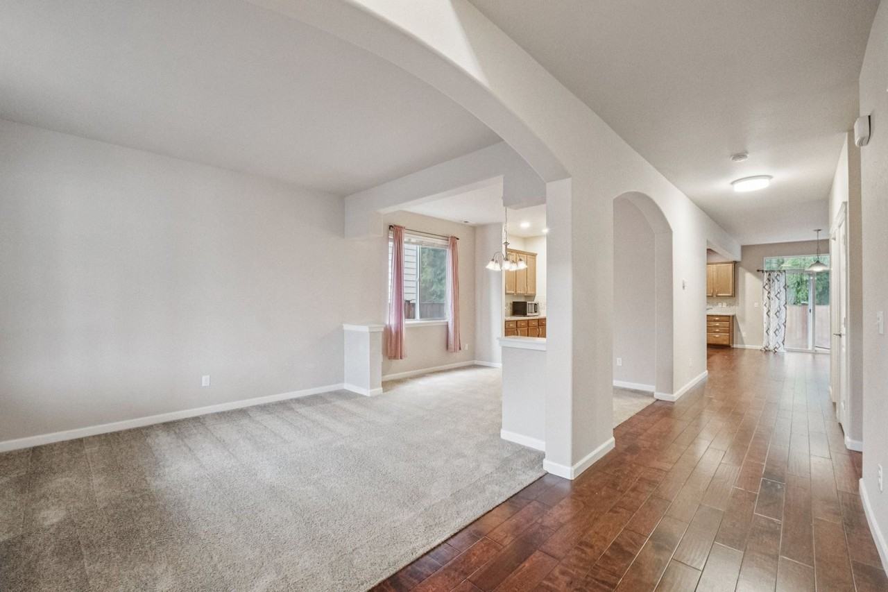 9818 198th St E - Photo 6 of 40