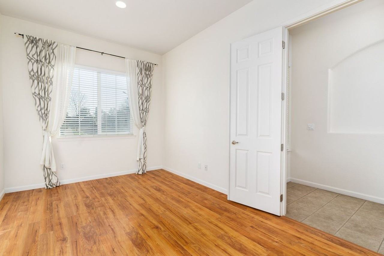 3350 W Stewart Ave - Photo 5 of 39