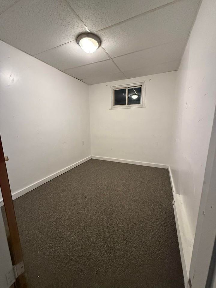 123 W Walnut St - Photo 3 of 10