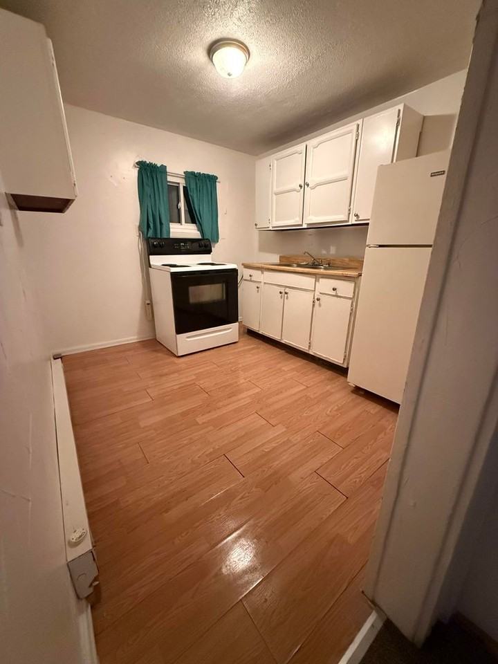 123 W Walnut St - Photo 7 of 10