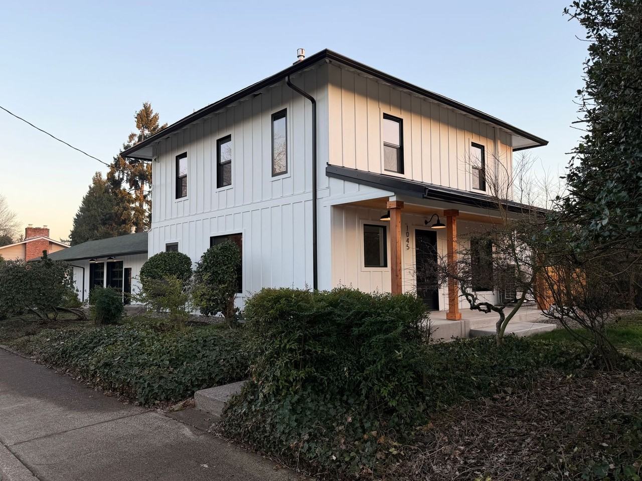 1045 Oakway Rd - Photo 2 of 43