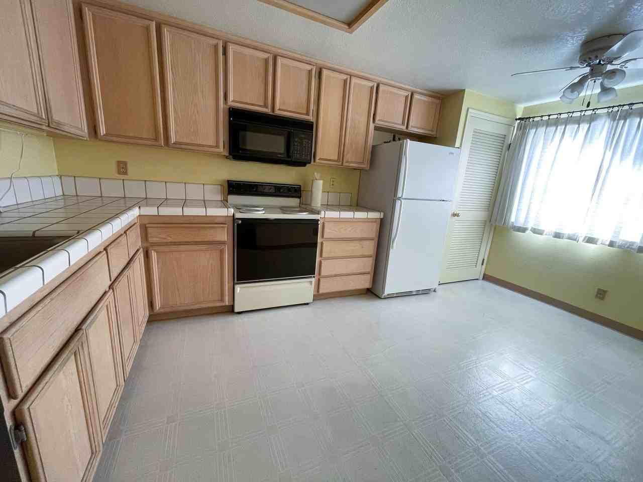 24548 Diamond Ridge Dr - Photo 4 of 17