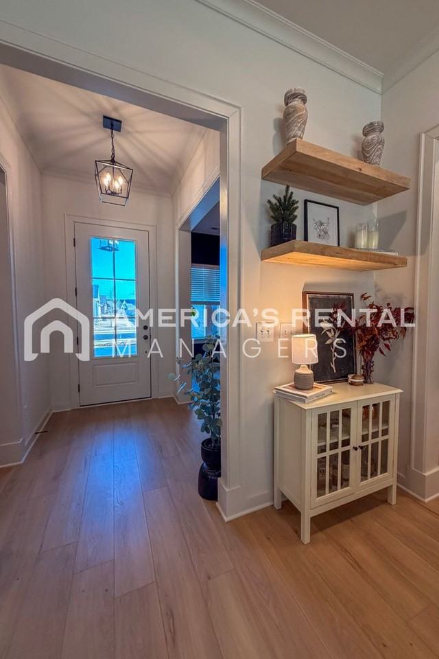 1017 Clifton Rd - Photo 5 of 44