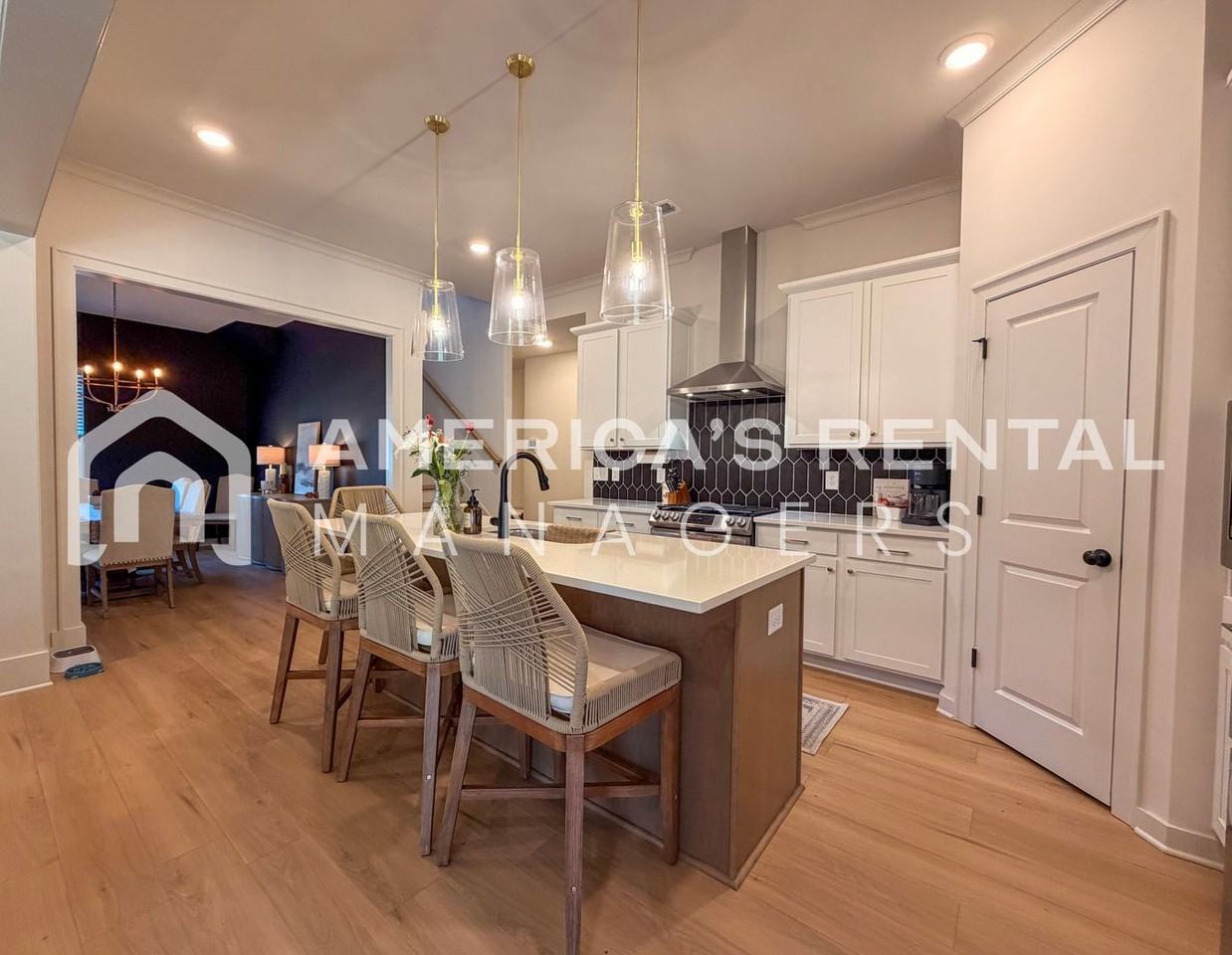 1017 Clifton Rd - Photo 6 of 44