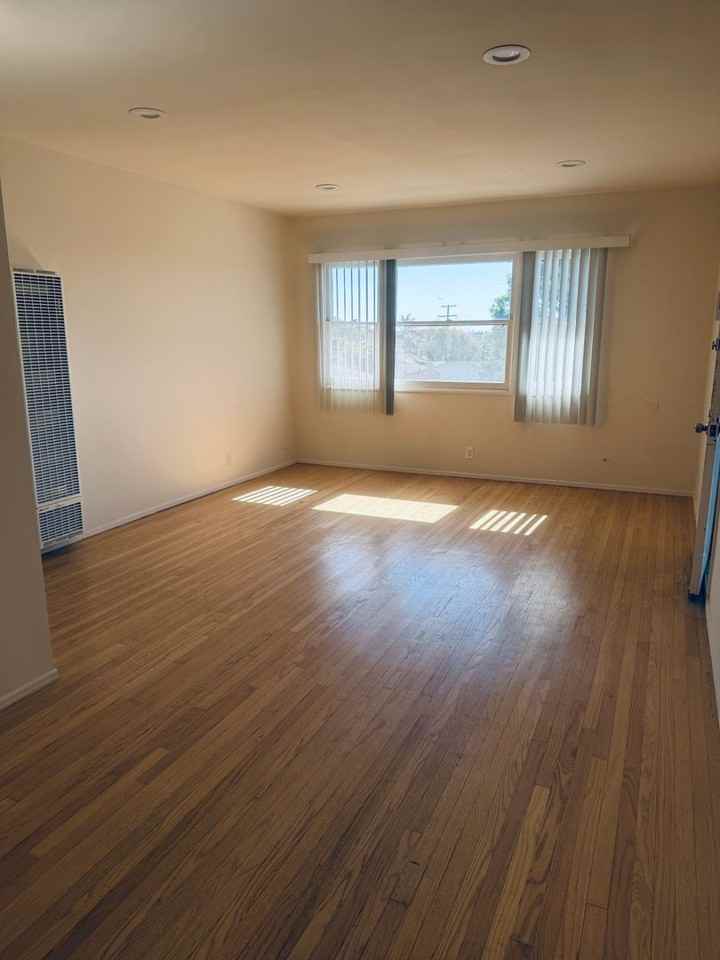 5828 Condon Ave - Photo 3 of 11