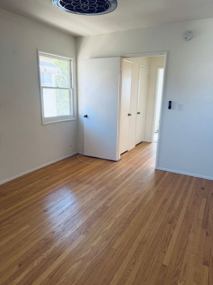 5828 Condon Ave - Photo 6 of 11