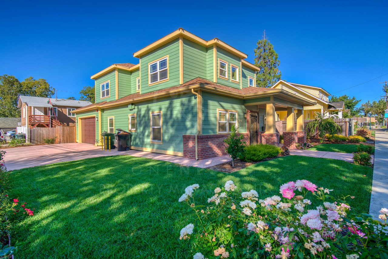 210 Taylor St - Photo 4 of 16