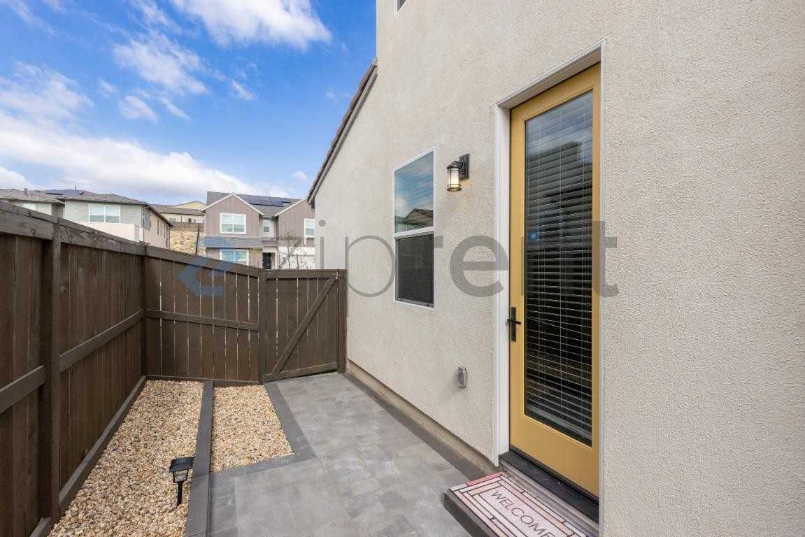 2412 Paseo Archer #A - Photo 2 of 17