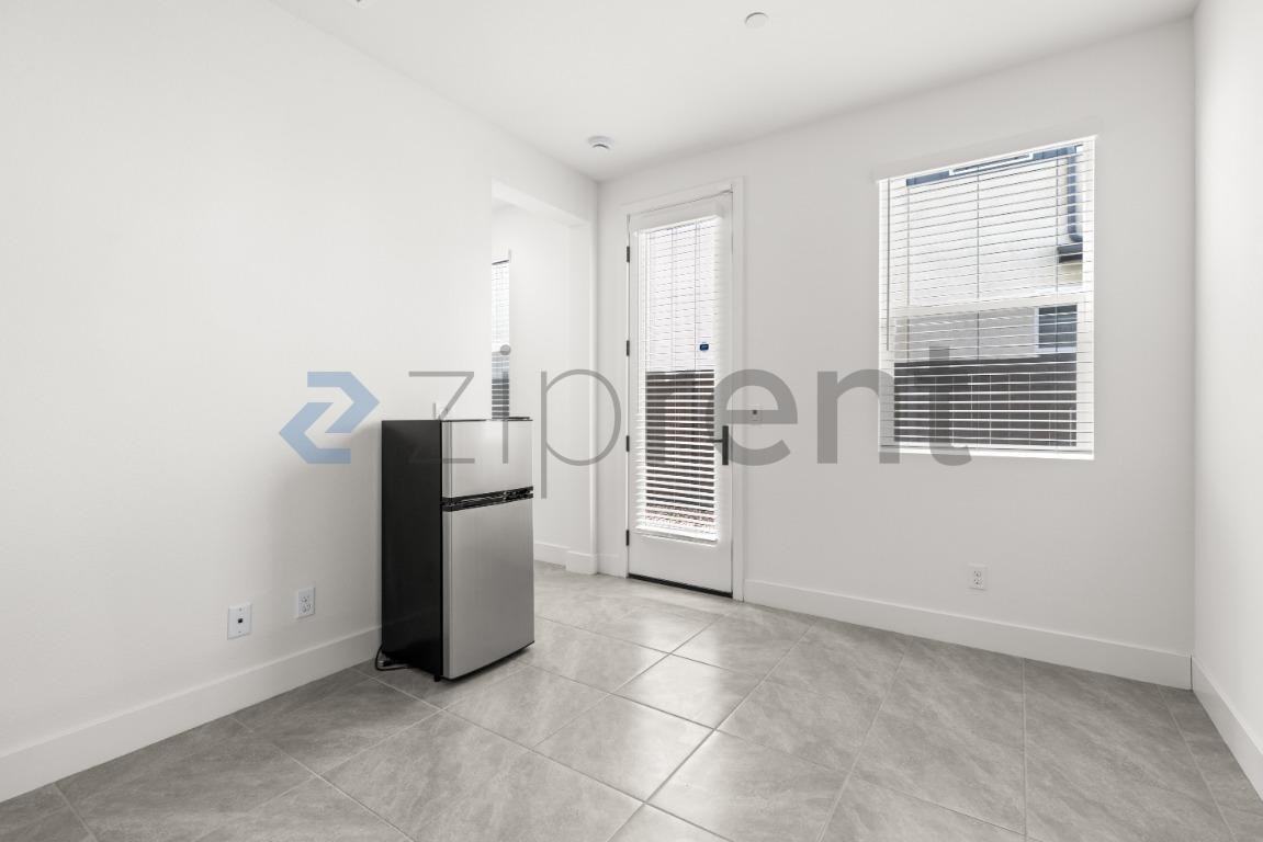 2412 Paseo Archer #A - Photo 5 of 17