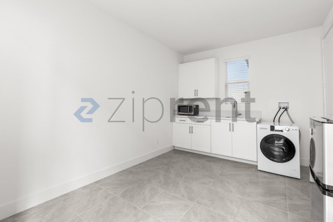 2412 Paseo Archer #A - Photo 6 of 17